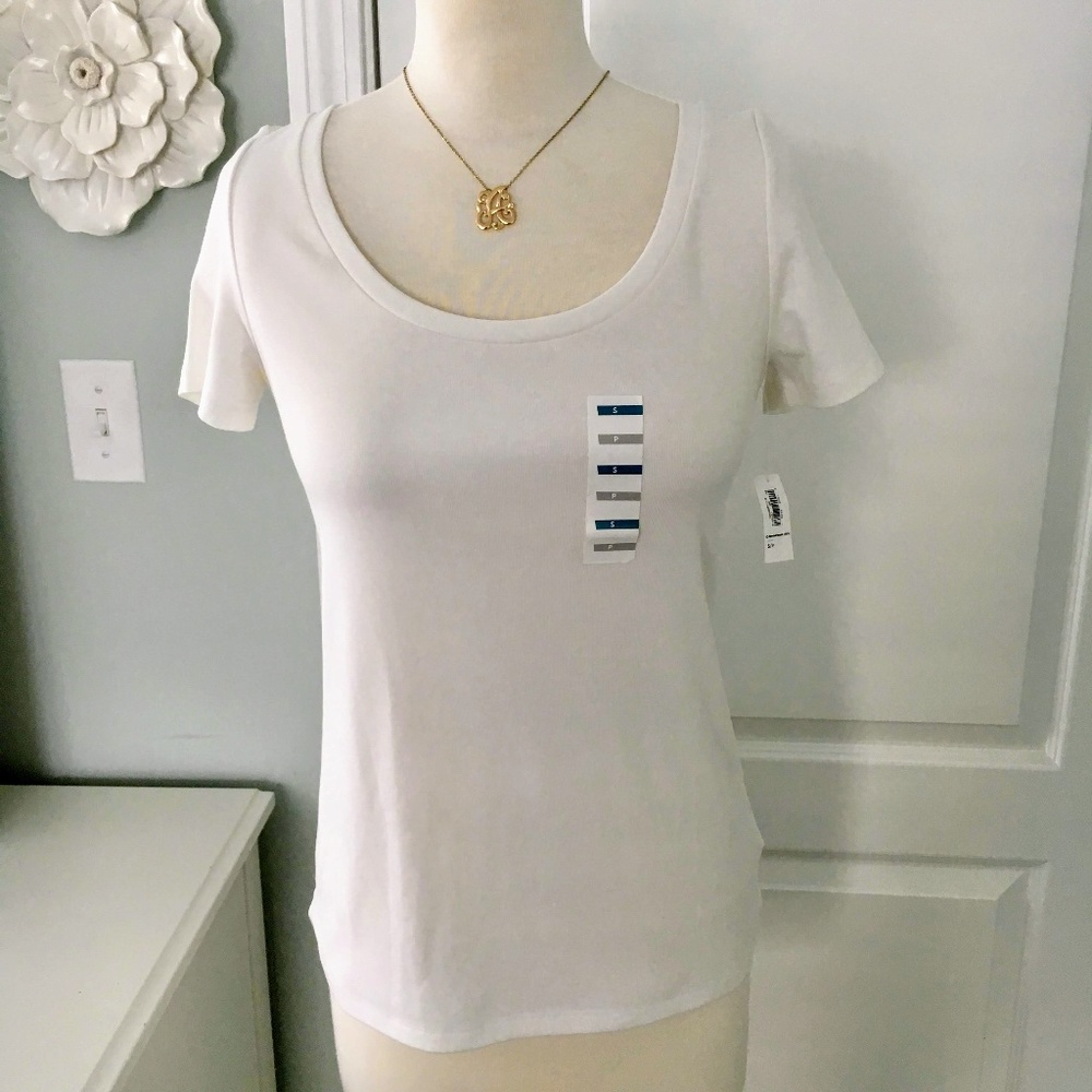 Stretchy White Scoop Neck Tee  NWT